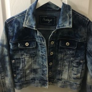 Acid wash crop jean jacket